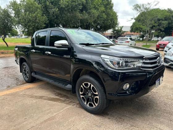 TOYOTA HILUX 2.8 SRX 4X4 CD 16V DIESEL 4P AUTOMÁTICO TOYOTA HILUX 2.8 SRX 4X4 CD 16V DIESEL 4P AUTOMÁTICO